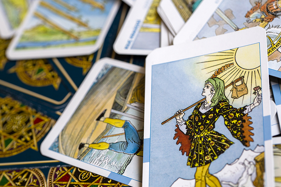 Apprendre les bases du tarot intuitif avec une formation